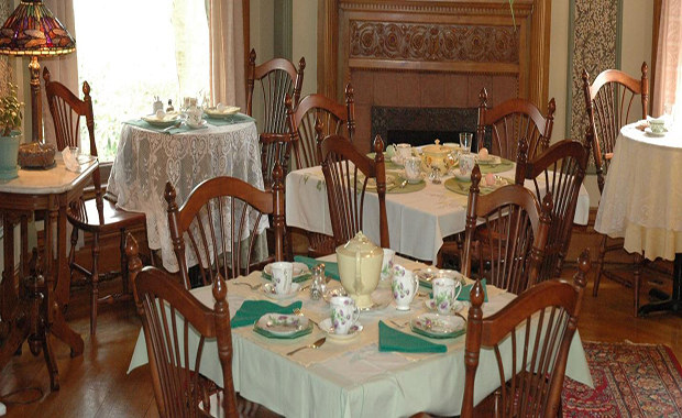 Bridal Dining | Kalamazoo, MI | Stuart Avenue Inn & BB
