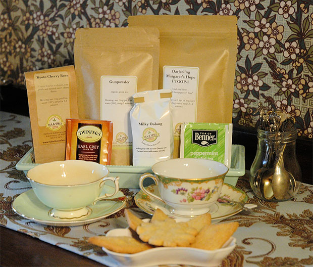 Assorted-Loose-and-Bagged-Teas-with-shortbread